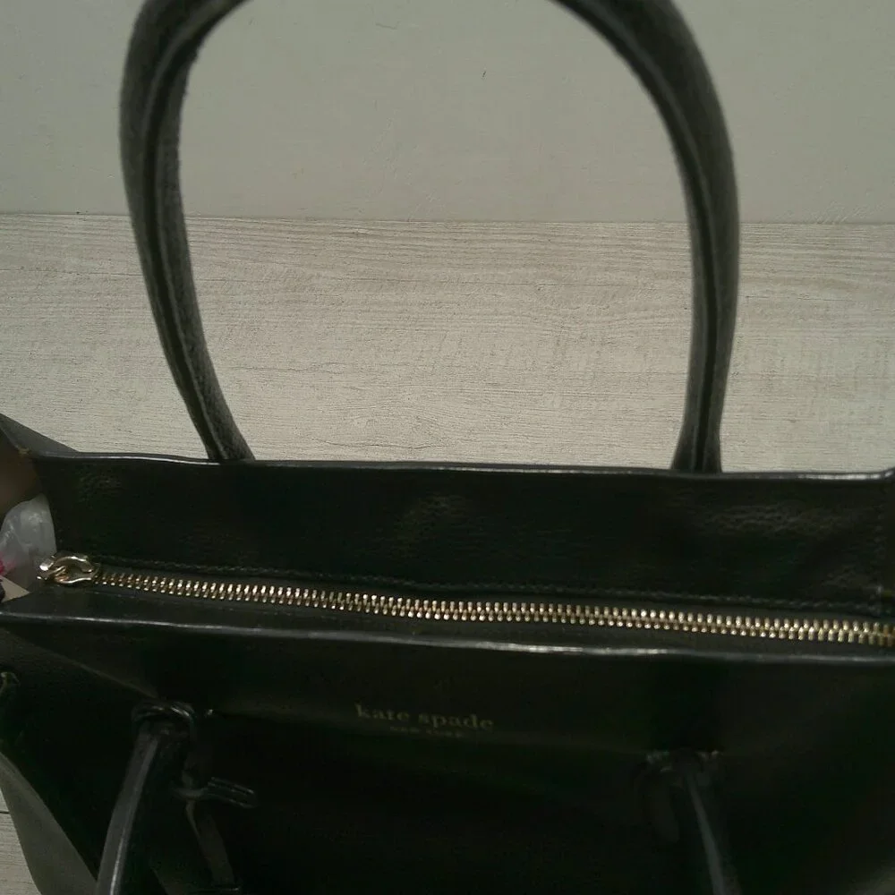 Kate Spade New York Eva Medium Top Zip Satchel Black Pebbled leather| Crossbody